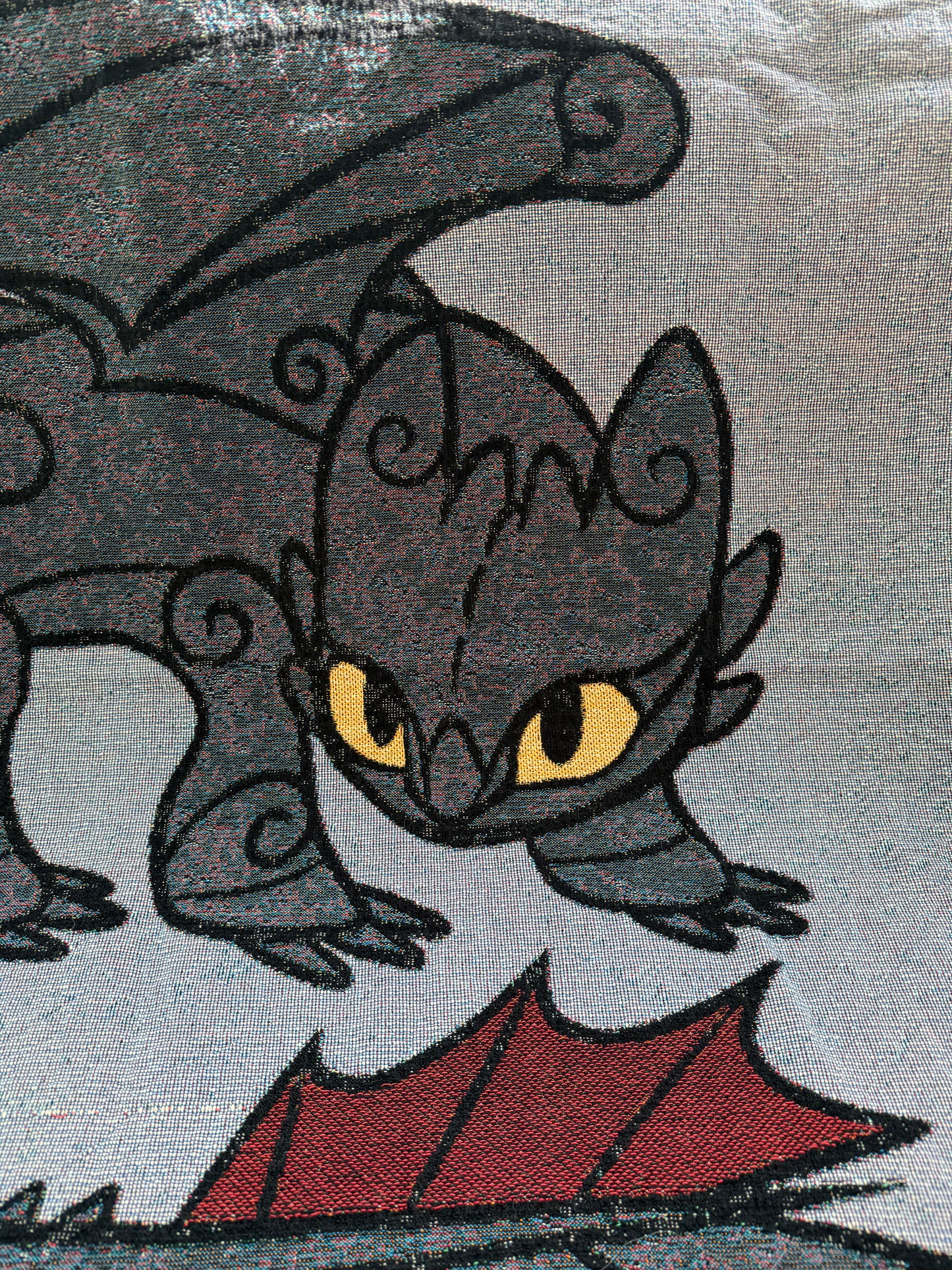 HTTYD Inspired Toothless 50x60 inch Purple Woven Dragon Blanket